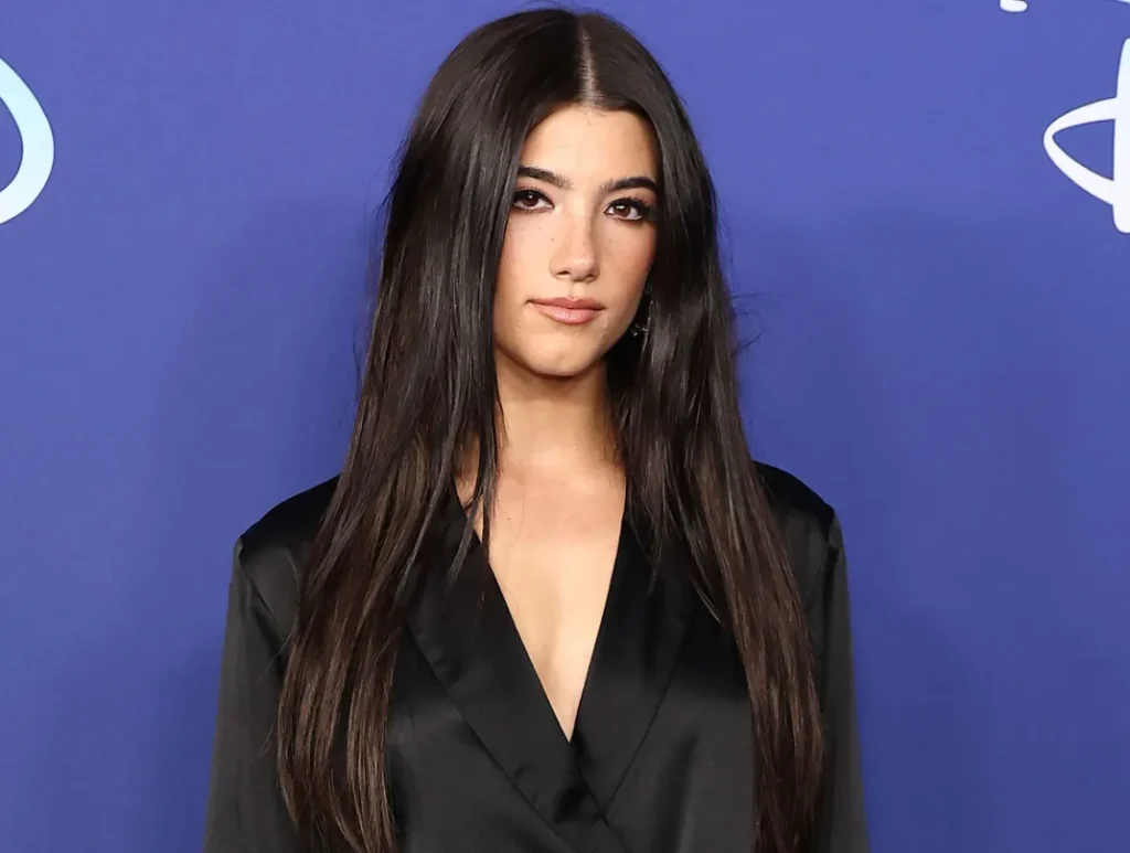 Charli D’Amelio Height, Age, Net Worth, Relationship, Instagram, Career & More