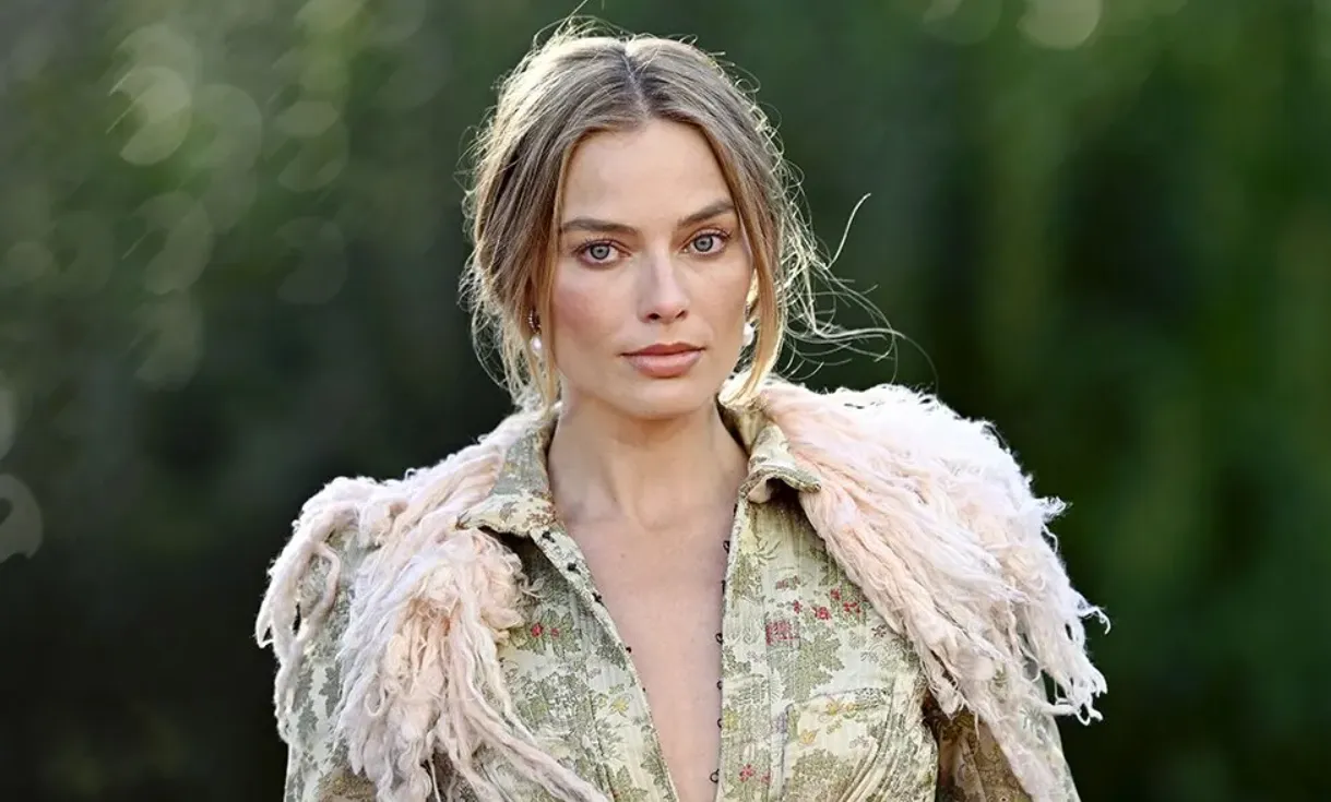 Margot Robbie Height, Age, Net Worth, Relationship, Career & More